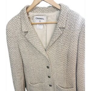 Chanel tweed blazer size 44